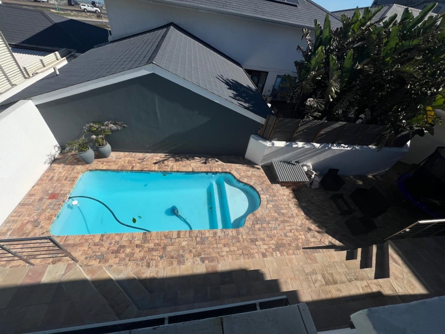 3 Bedroom Property for Sale in Table View Western Cape